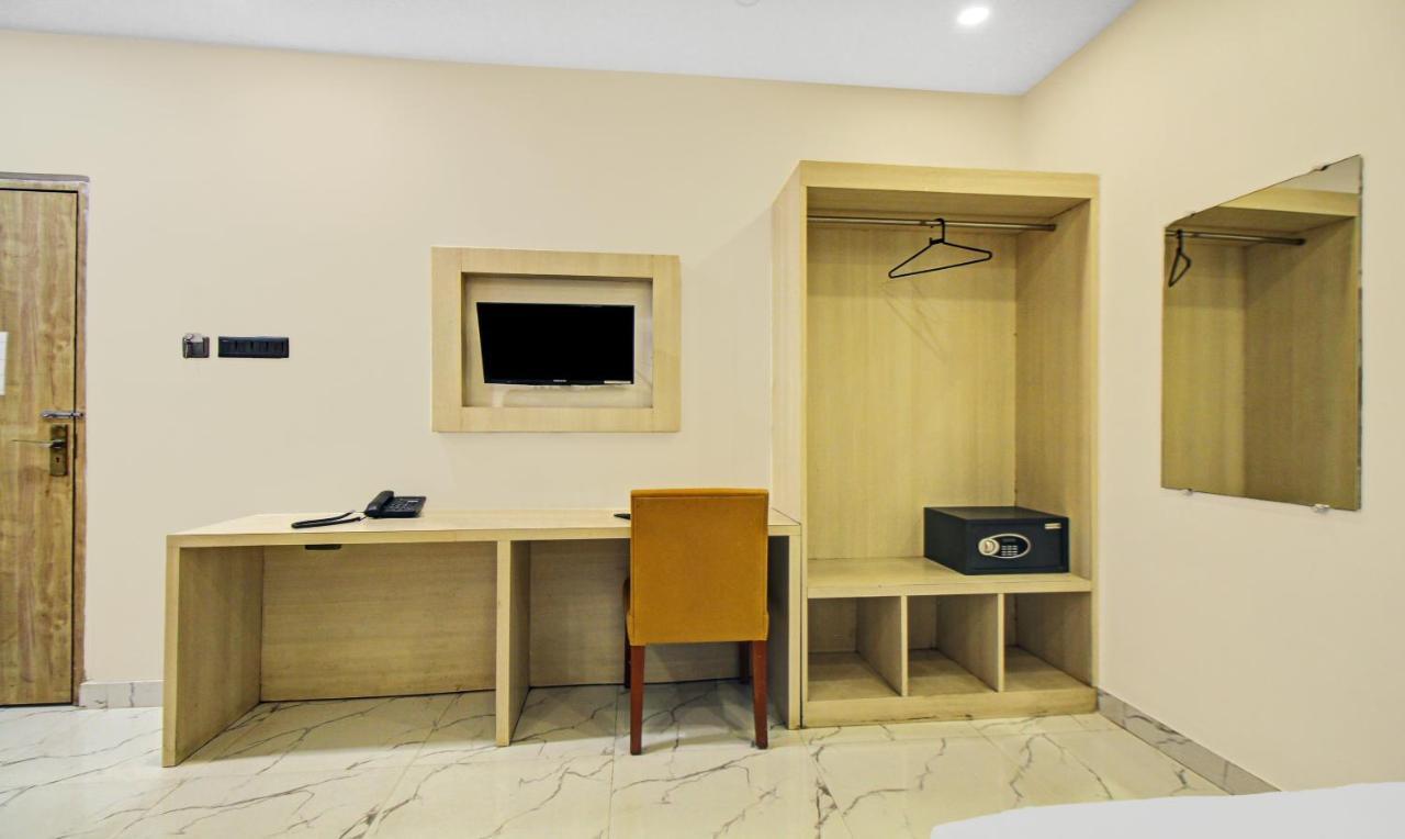 Itsy Hotels Transit Express 加尔各答 外观 照片